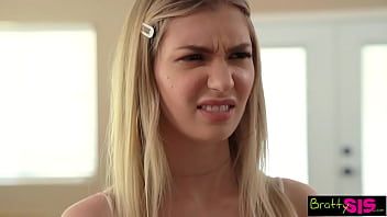 Play Stepsis says "whoever came up with the fuck your stepbrother challenge is so twisted" s12:e10