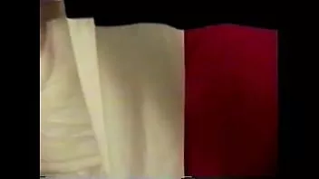 play Lynnette si bagna, fa un pompino sotto la doccia ed è ricoperta di sperma