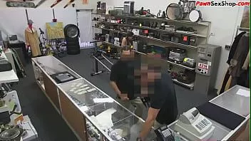 Play Black pawnshop babe fucked on equipment before facial