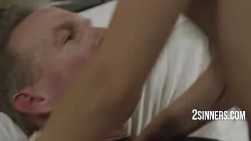 Putar Bagaimana saya bisa meniduri putri tiri dan meninggalkan yang lain