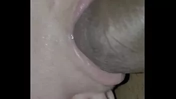 Jouer Laide bouche humide houe regina, suce ce connard de près !! pour 20.oo ..lol