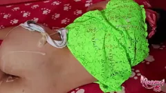 Jouer Une Latina couverte de sperme en lingerie devient brutale et crue