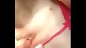 Riproduci Incredibile bruna con lingerie mi cavalca, mi succhia, prende il mio sperma