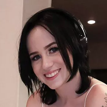 Gwiazda porno Remi Jones
